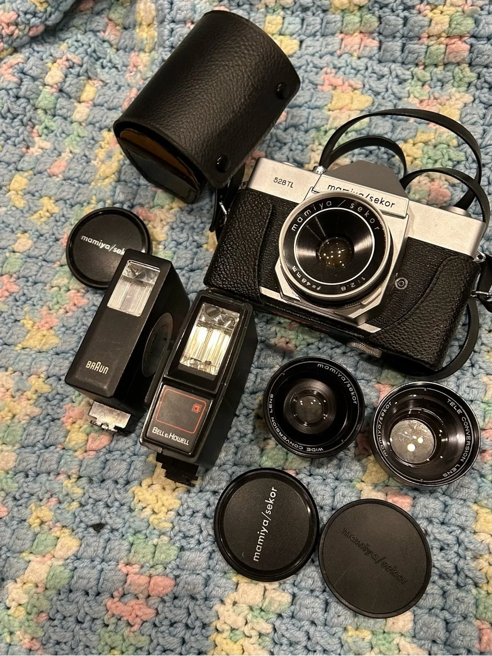 528TL 35mm Camera with Extra Lenses & Flashes - Black/Silver